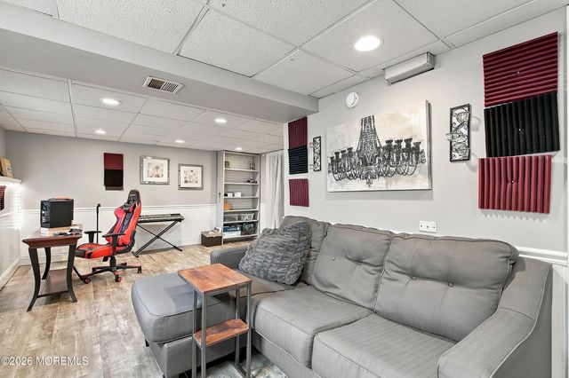 11 Stratford Drive, Manalapan, NJ 07726