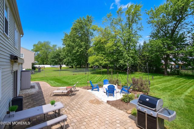 11 Stratford Drive, Manalapan, NJ 07726