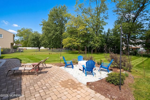 11 Stratford Drive, Manalapan, NJ 07726