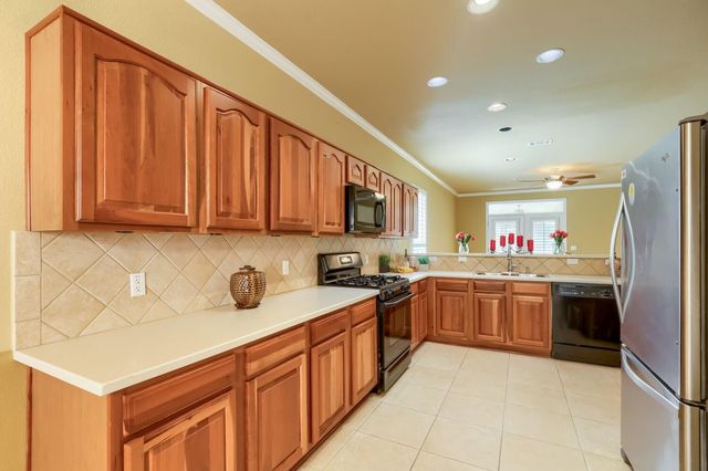 310 Crockett LOOP, Georgetown, TX 78633
