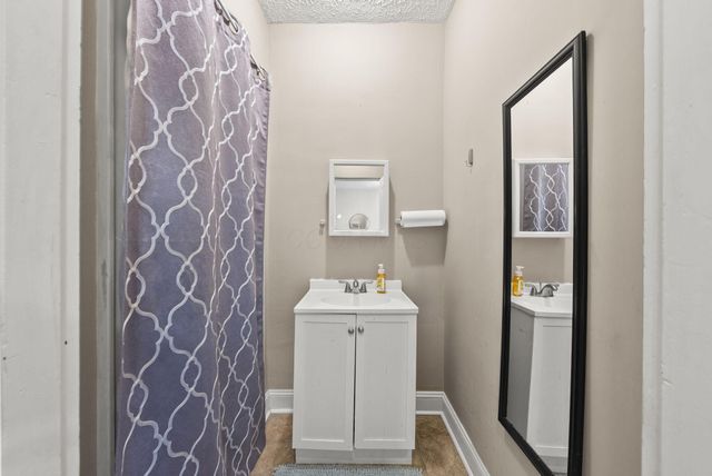 2127 Leonard Avenue, Columbus, OH 43219