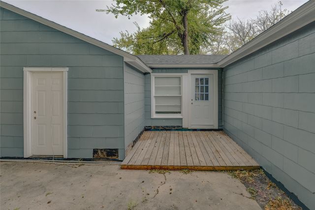 1100 Wade Hampton Street, Benbrook, TX 76126