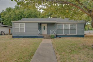 1100 Wade Hampton Street, Benbrook, TX 76126