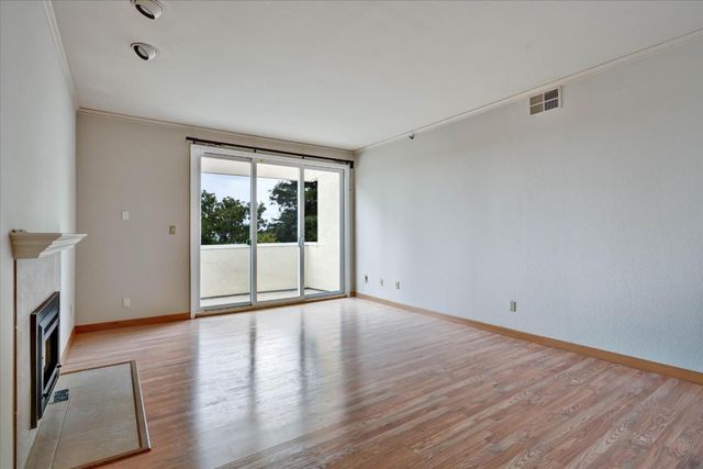 30 Lorton Avenue 303, Burlingame, CA 94010