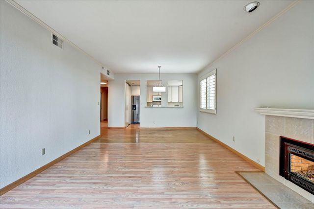 30 Lorton Avenue 303, Burlingame, CA 94010