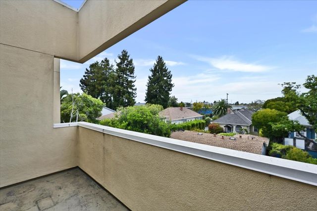 30 Lorton Avenue 303, Burlingame, CA 94010