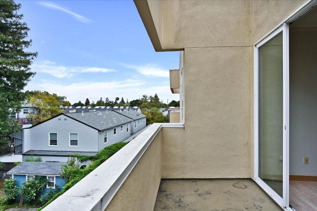 30 Lorton Avenue 303, Burlingame, CA 94010