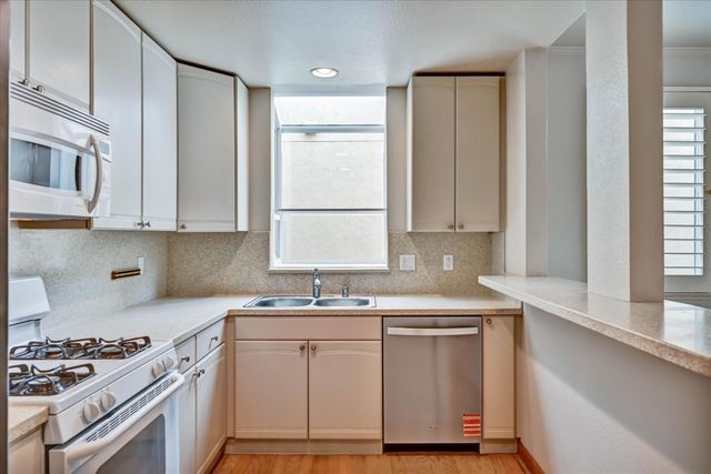 30 Lorton Avenue 303, Burlingame, CA 94010
