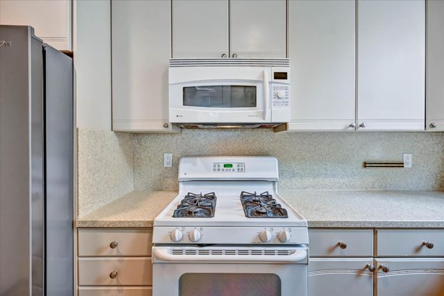 30 Lorton Avenue 303, Burlingame, CA 94010