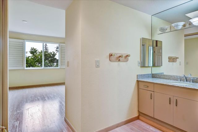 30 Lorton Avenue 303, Burlingame, CA 94010