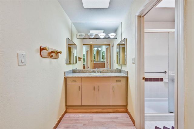 30 Lorton Avenue 303, Burlingame, CA 94010