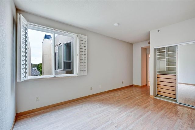 30 Lorton Avenue 303, Burlingame, CA 94010
