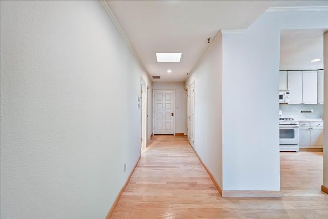 30 Lorton Avenue 303, Burlingame, CA 94010