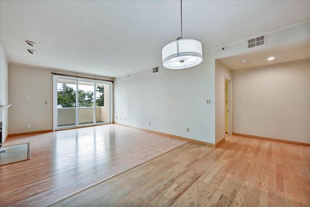 30 Lorton Avenue 303, Burlingame, CA 94010