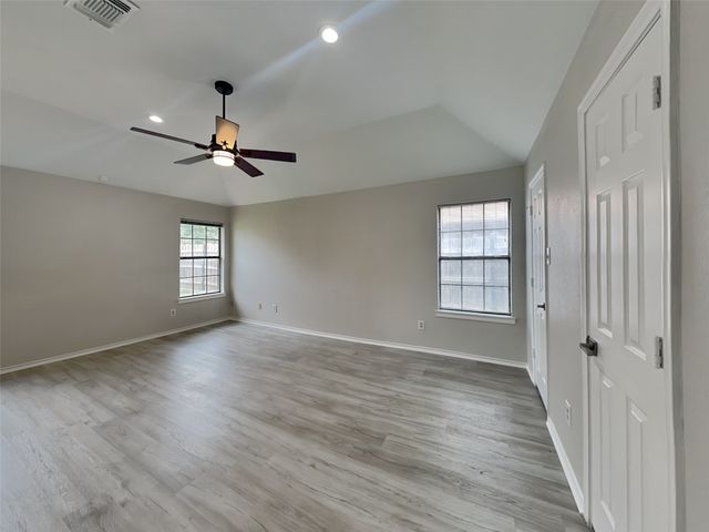 4912 Barberry Drive, Fort Worth, TX 76133