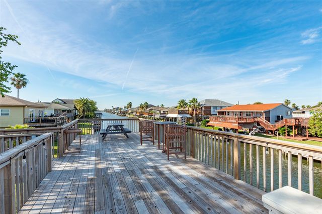 442 Pompano Street, Bayou Vista, TX 77563