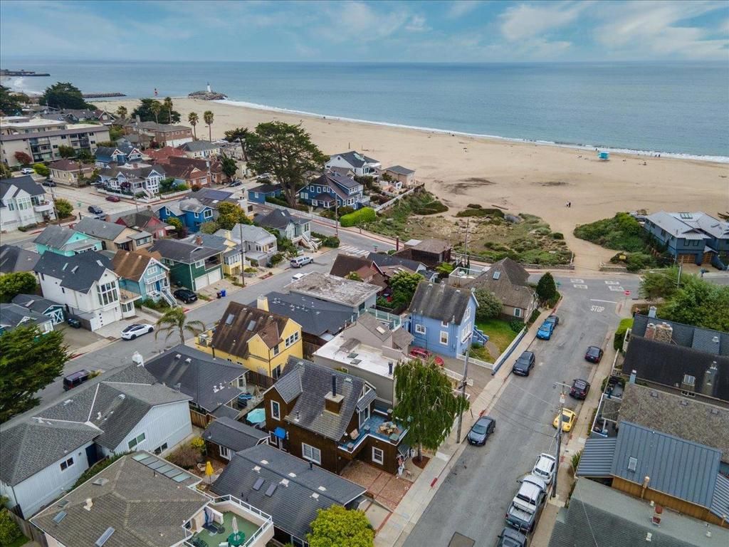 Image 4 of property listing at 116 Mott Avenue, Santa Cruz, CA 95062