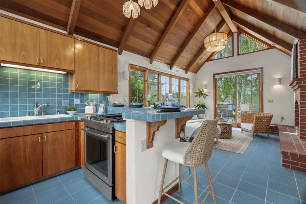 Image 6 of property listing at 116 Mott Avenue, Santa Cruz, CA 95062