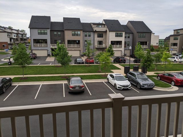 43349 STADIUM TER, Ashburn, VA 20148