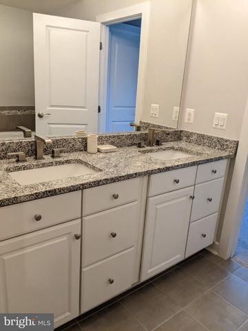 43349 STADIUM TER, Ashburn, VA 20148