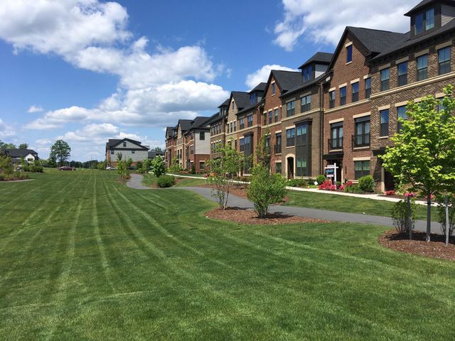 43349 STADIUM TER, Ashburn, VA 20148