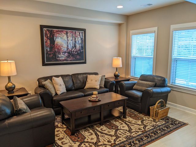 43349 STADIUM TER, Ashburn, VA 20148