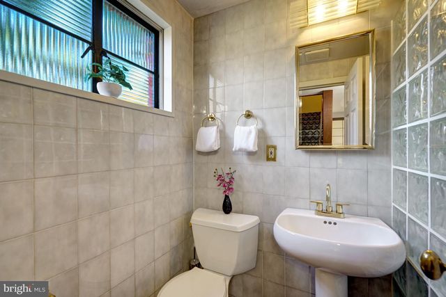 1647 PRESTON RD, Alexandria, VA 22302