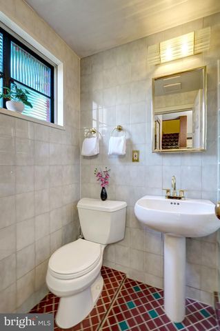 1647 PRESTON RD, Alexandria, VA 22302