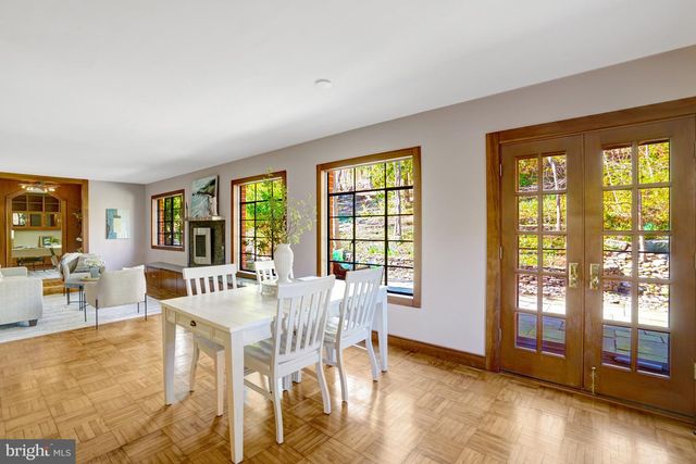 1647 PRESTON RD, Alexandria, VA 22302