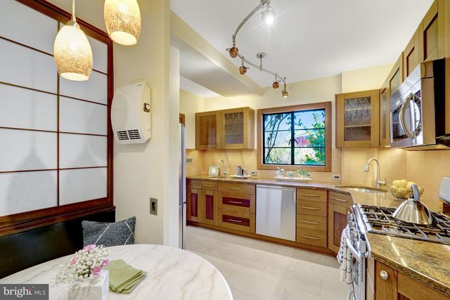 1647 PRESTON RD, Alexandria, VA 22302