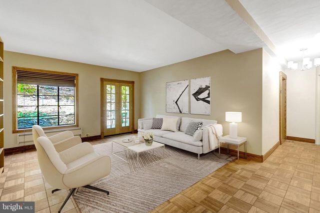 1647 PRESTON RD, Alexandria, VA 22302