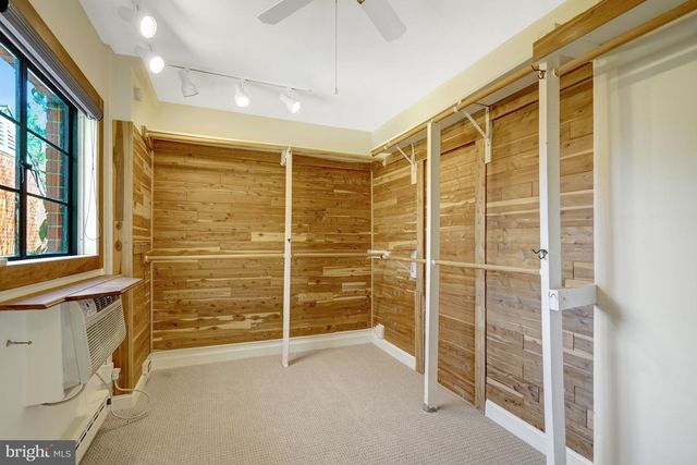 1647 PRESTON RD, Alexandria, VA 22302