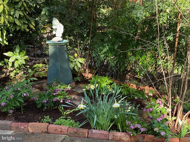 1647 PRESTON RD, Alexandria, VA 22302