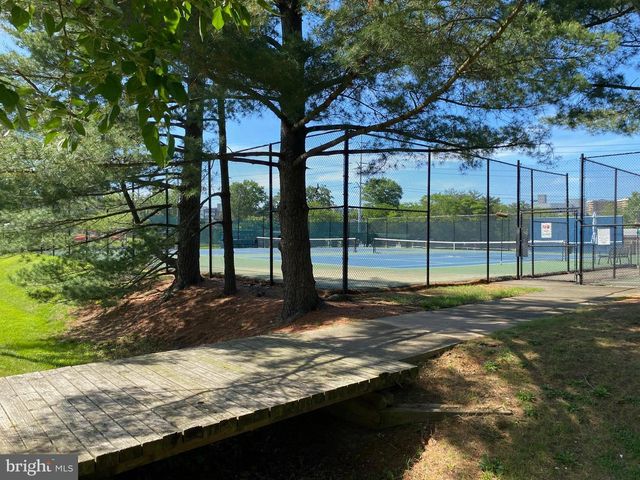 1647 PRESTON RD, Alexandria, VA 22302