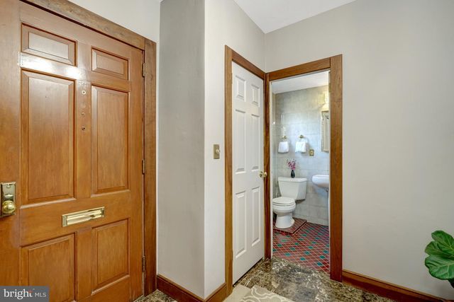 1647 PRESTON RD, Alexandria, VA 22302