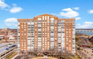 250 E Harbortown #1006 Drive 1006, Detroit, MI 48207