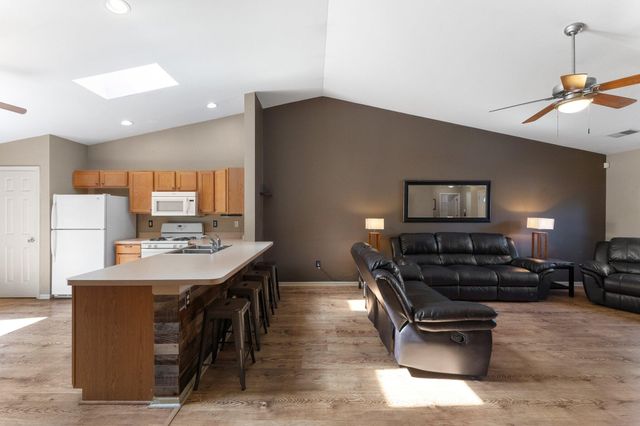 4401 W 73rd Court, Merrillville, IN 46410