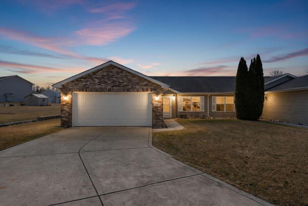 4401 W 73rd Court, Merrillville, IN 46410