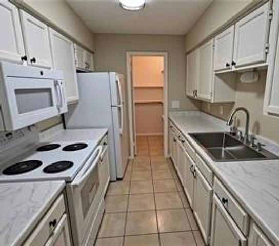 7400 Bellerive Drive 404, Houston, TX 77036