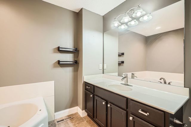 2029 Poppy Drive, Chanhassen, MN 55317