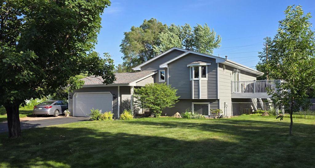 4444 101st Lane NE, Blaine, MN 55014