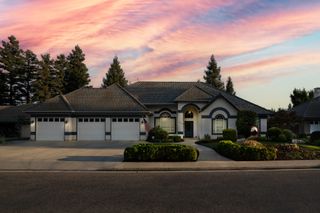 2637 E Laura Court, Visalia, CA 93292