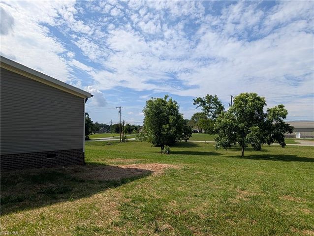 171 Greenwood Street, Lexington, NC 27292