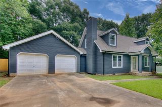 18 Regal Way NW, Lawrenceville, GA 30044