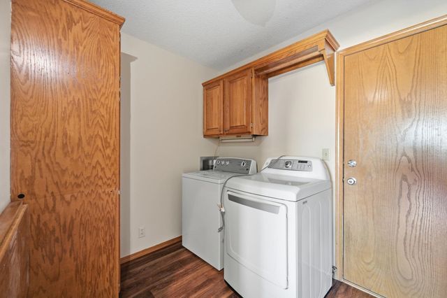 2002 N Teal Brook St, Wichita, KS 67235