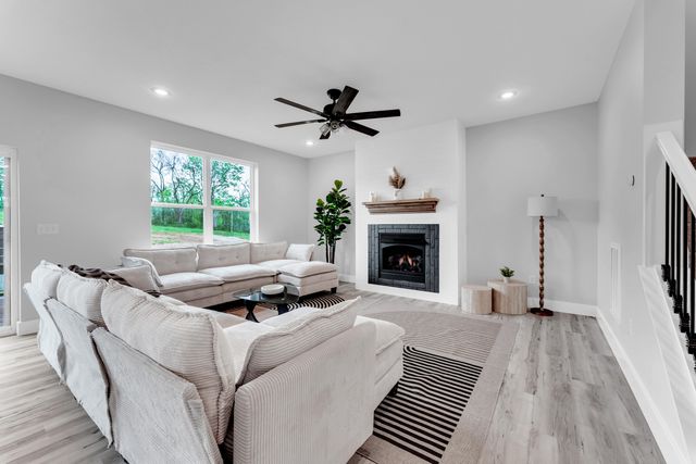 5341 S Dayton Avenue, Springfield, MO 65810