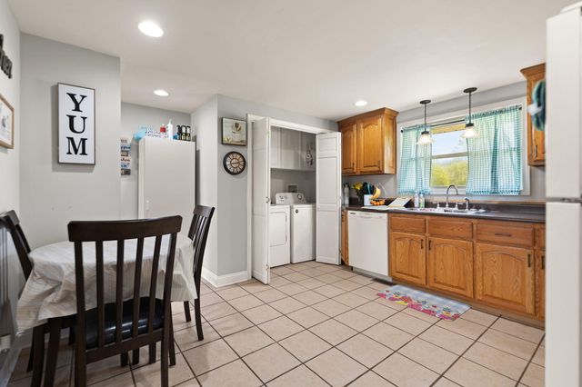 386 Boggs Road, London, KY 40744