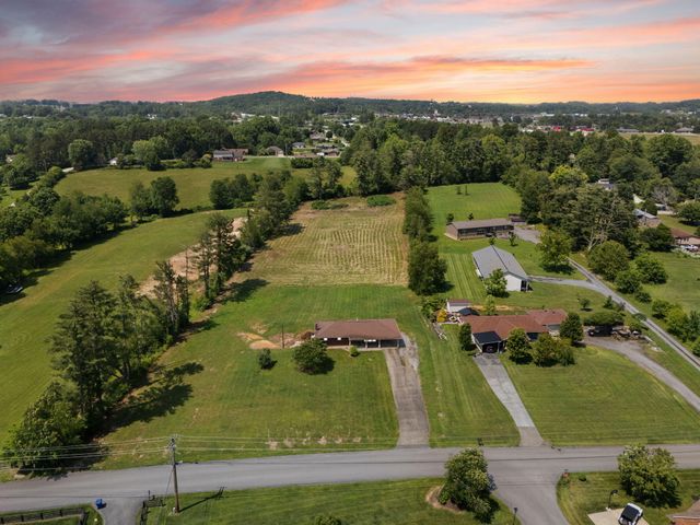 386 Boggs Road, London, KY 40744