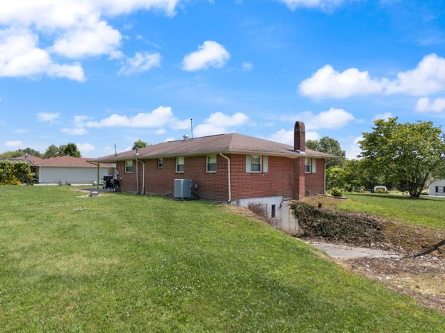 386 Boggs Road, London, KY 40744