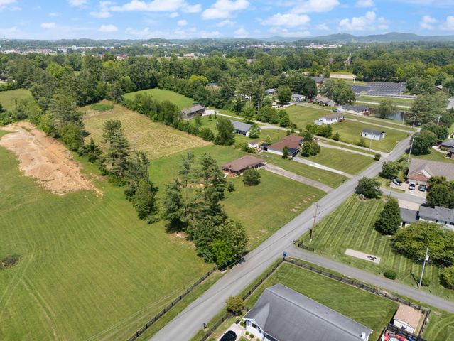 386 Boggs Road, London, KY 40744